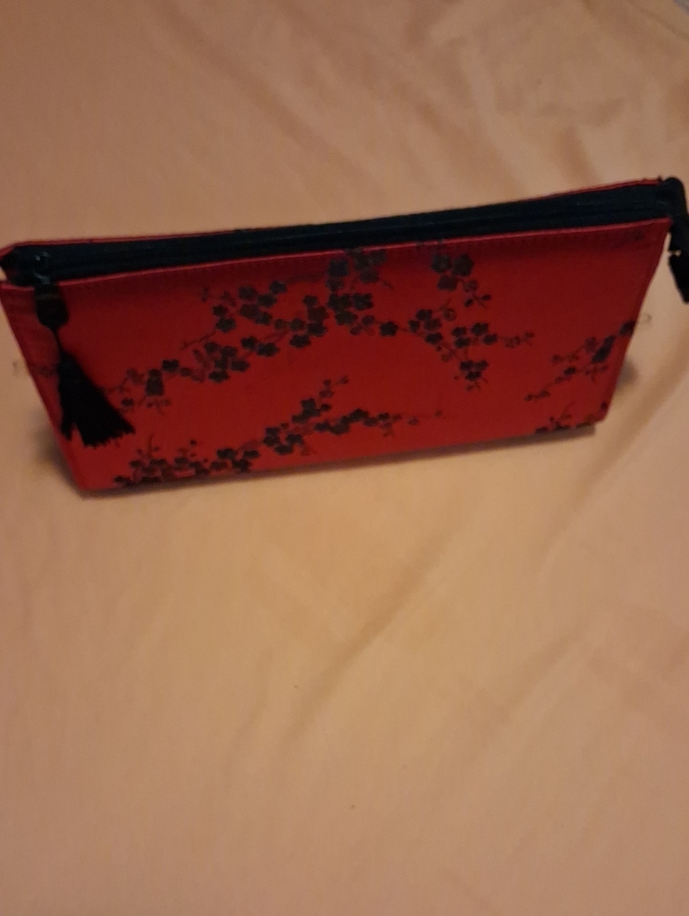 Red Floral Zip Clutch Hand Bag, Women's Bag.   '